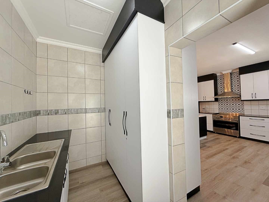 3 Bedroom Property for Sale in Country Club Western Cape